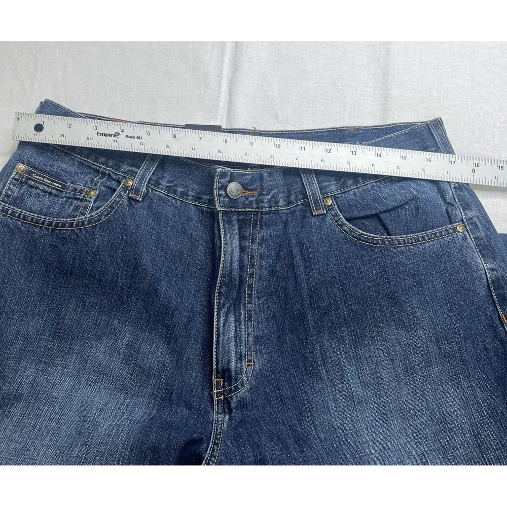 Calvin Klein Men's Jeans 36x32‎ Easy Fit Tapered leg Medium Wash Cotton